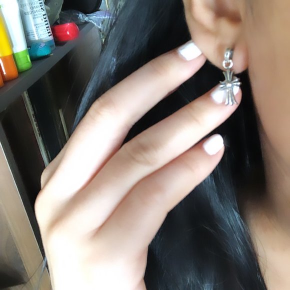 Chrome Hearts Babyfat cross earring - Picture 4 of 4